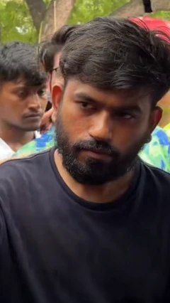 டெல்லி ஜந்தர் மந்திரில் கொட்டும் மழையில் தொடரும் போராட்டம்