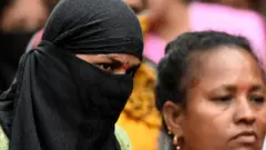 தனியொரு பெண் எதிர்கொண்ட சோதனைகள்