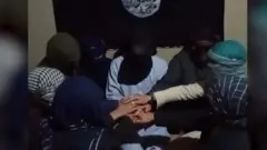 در حال بیعت