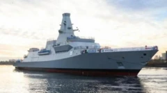 Фрегат на воде