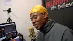 MJ Mojalefa iyo dhageystayaashiisa waxay qoyska boqoradda ka doonayaan raalli gelin