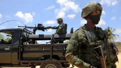 Waxa uu dareemay in uu nasiibkiisa ka caawiyay inuu baxsado. Magaciisii waxaan u badalnay Sababo la xiriira amaankiisa.