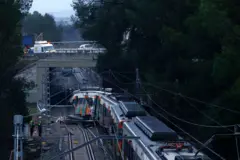 Una foto panorámmica del tren siniestrado.