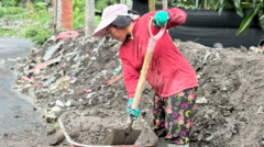 kisah-para-kuli-perempuan-di-bali-mengangkut-pasir-memasak-hingga-mengasuh-anak