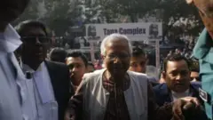 অধ্যাপক ইউনূস