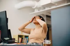 Femme au bureau