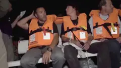 Članovi posade flotile „Savest“ nakon što su ih presrele izraelske snage