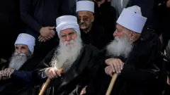 இஸ்ரேல் சிரியா மீது தாக்குதல் நடத்துவது ஏன்? யார் இந்த ட்ரூஸ் மக்கள்?