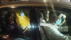 রাতে হাসপাতালে নেয়ার পথে খালেদা জিয়া