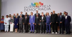 Foto de los asistentes a la cumbre de Barcelona.