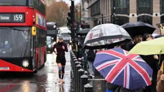 گزارش منتشر شده در مجلس عوام بریتانیا می‌گوید اگرچه «نیت ایران در حوزه سایبری بیش از توانایی آن است، اما این کشور همچنان یک تهدید مهم به‌شمار می‌رود»