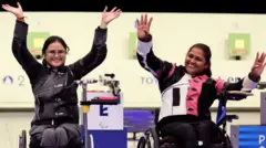 அவ்னி லேகரா மற்றும் மோனா அகர்வால்