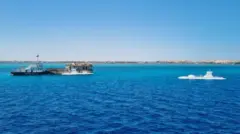 መራኽብ ኣብ ባሕሪ