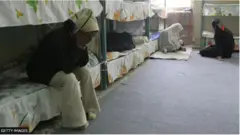 મહિલા