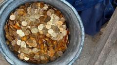 В Бельгии в стене дома нашли клад из золотых слитков и монет на 9 млн евро