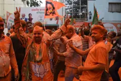 পশ্চিমবঙ্গে বিজেপির জয়ের পর কলকাতায় দলীয় সমর্থকদের উল্লাস ও উদযাপন 