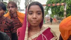 पहली बार कांवड़ लेकर आई हरियाणा के सिरसा की अनीशा कुमारी