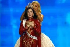 Miss México sendo coroada Miss Universo