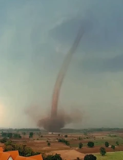 ပြင်ဦးလွင်မှာ တိုက်ခတ်ခဲ့တဲ့ လေဆင်နှာမောင်း