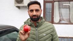 'भारत के लिए खेलना है तो कुछ मायने नहीं रखता': ये कहने वाले जम्मू-कश्मीर के आक़िब नबी भारतीय टीम में चुने गए