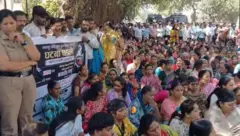 नसरापूर गावामध्ये एका साडेतीन वर्षांच्या चिमुकल्या मुलीवर बलात्कार करून तिची हत्या करण्यात आल्याच्या घटनेनंतर नसरापूर गावातील सुपर मार्केट चौकात समस्त ग्रामस्थांनी ठिय्या आंदोलन केलं होतं. 