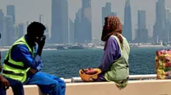 दुबई में पाकिस्तान के बहुत से लोग काम करते हैं