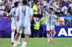 لاوتارو مارتينيز يحتفل بالهدف أمام سويسرا