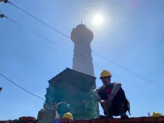 धरहराको पुनर्निर्माण अझै सम्पन्न नभइसकेको अधिकारीहरूले बताएका छन्