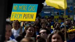 Протест в Германии против закупок «газа у Путина»