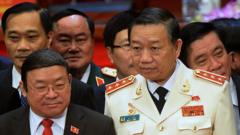 Ảnh chụp năm 2016 khi ông Tô Lâm (áo trắng) mới được bầu làm Ủy viên Bộ Chính trị