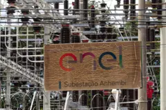 Placa com logo da Enel e informação 'Subestação Anhembi'