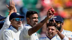 અશ્વિન કુલદીપ ભારત અને ઇંગ્લૅન્ડ ટેસ્ટ મૅચ