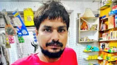 मोहित पांडे की पुलिस हिरासत में मौत के बाद प्रभारी निरीक्षक को निलंबित कर दिया गया है.