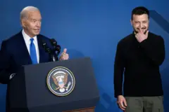 Biden ve Zelenskiy