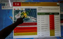 地震、北マルク、北スラウェシ
