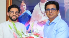 आदित्य ठाकरेंसोबत साईनाथ दुर्गे 