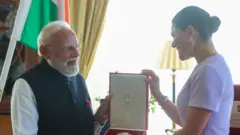 मोदी