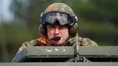 Бен Воллес