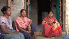 गटर की सफ़ाई के दौरान जान गंवाने वाले मज़दूरों के परिवारों का बुरा हाल