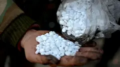 كيس من حبوب الكبتاغون عثر عليه في مجاري صرف المياه