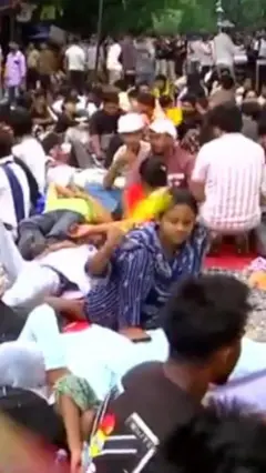 जंतर मंतर पर ऐसा है माहौल