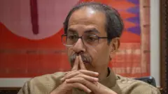 शिवसेना उबाठा फुटणार? फुटीर खासदारांना 15 कोटी मिळण्याची चर्चा