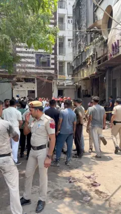 हादसे के बाद रेस्टोरेंट की तस्वीर