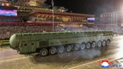 Новая баллистическая ракета - во время парада 