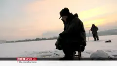 ယူကရိန်းက ဆောင်းတွင်းမှာ ငါးမျှားသူများ