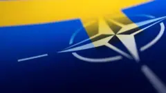 İsveç ve NATO bayrakları