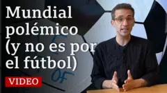 Facundo Macchi con un balón de fútbol de fondo