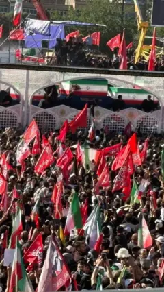 تابوت خامنه‌ای به کنار حرم امام رضا رسید