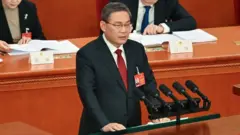 연설 중인 리창 총리