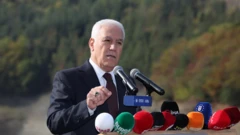 Bursa Büyükşehir Belediye Başkanı Mustafa Bozbey kürsüde konuşma yapıyor.